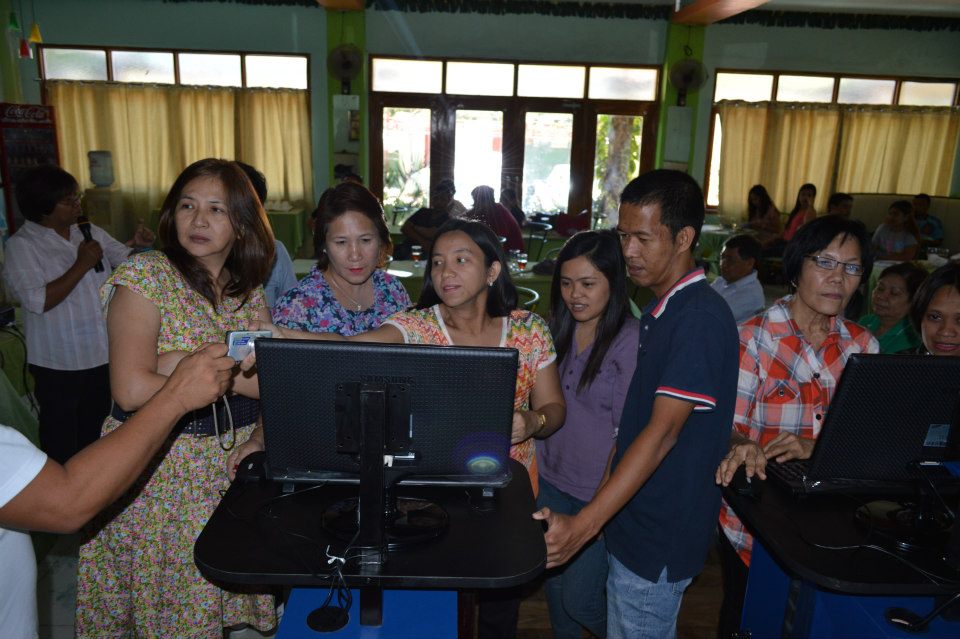Orientation/Training, MOU Signing, Awarding and Launching of STARBOOKS - April 24, 2013 photo 26