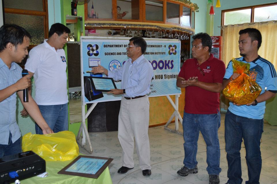 Orientation/Training, MOU Signing, Awarding and Launching of STARBOOKS - April 24, 2013 photo 48